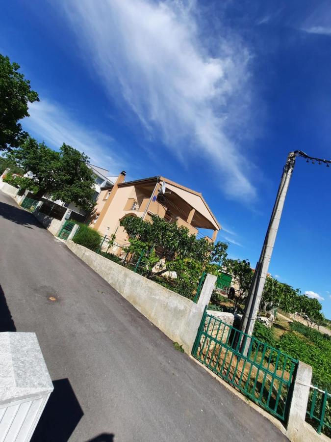 Danisacroatia Apartment *